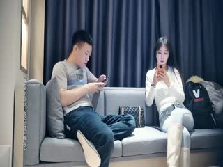 高价网约漂亮妹子，不只人长得美小穴也粉嫩